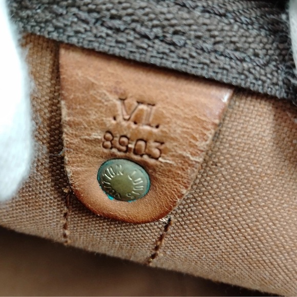 Vintage Authentic Louis Vuitton Brown Monogram Duffel Bag with Vachetta Leather - Picture 9 of 9